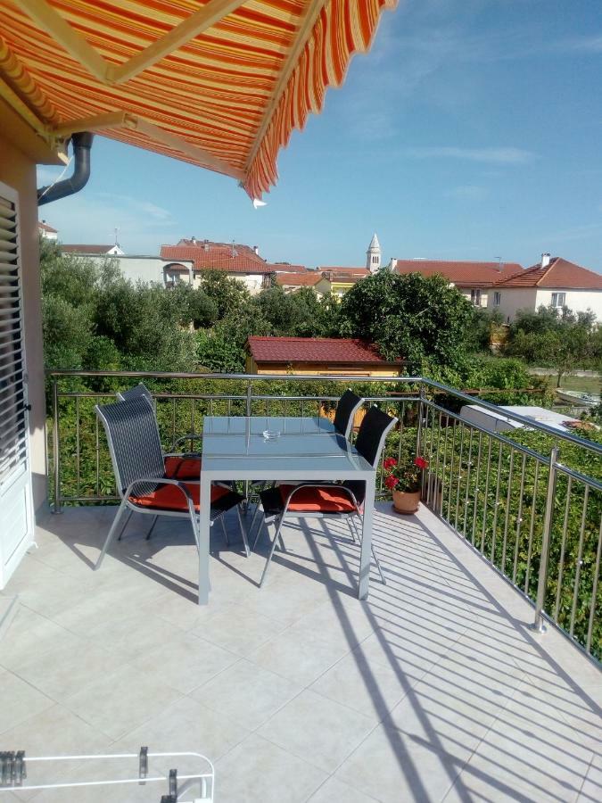 Mendula Apartment Pakostane Exterior photo